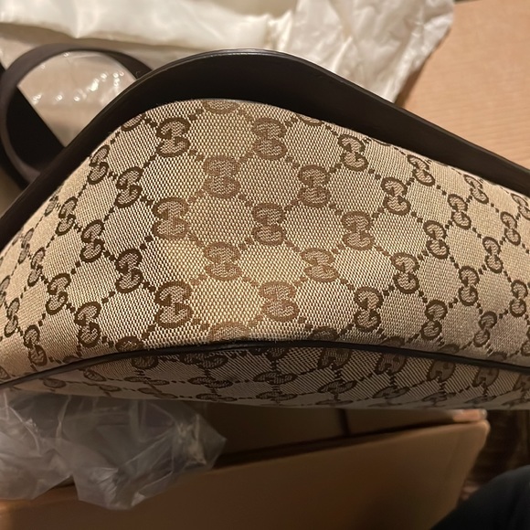 Gucci Messenger bag and dust bag included. No receipt available. Authentic. - Picture 7 of 9